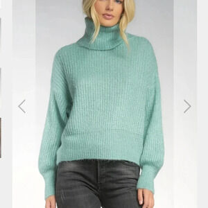 NWT Elan Green Turtleneck Knit Sweater M